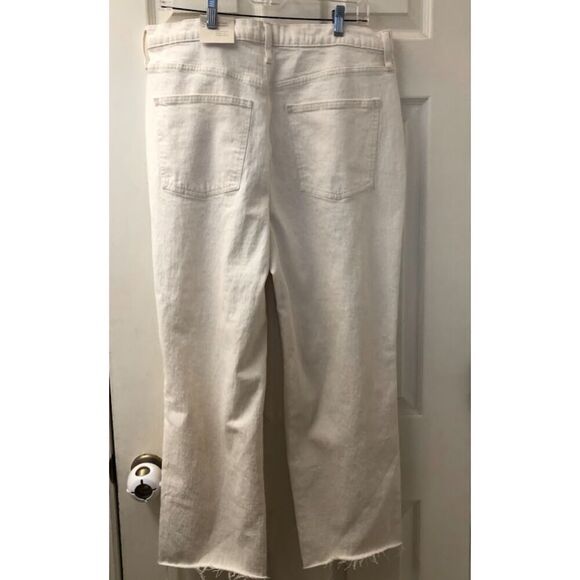 Universal Thread NWT Women's Cut Knee Off White Jeans Size 14 Vintage Straight - Picture 3 of 16